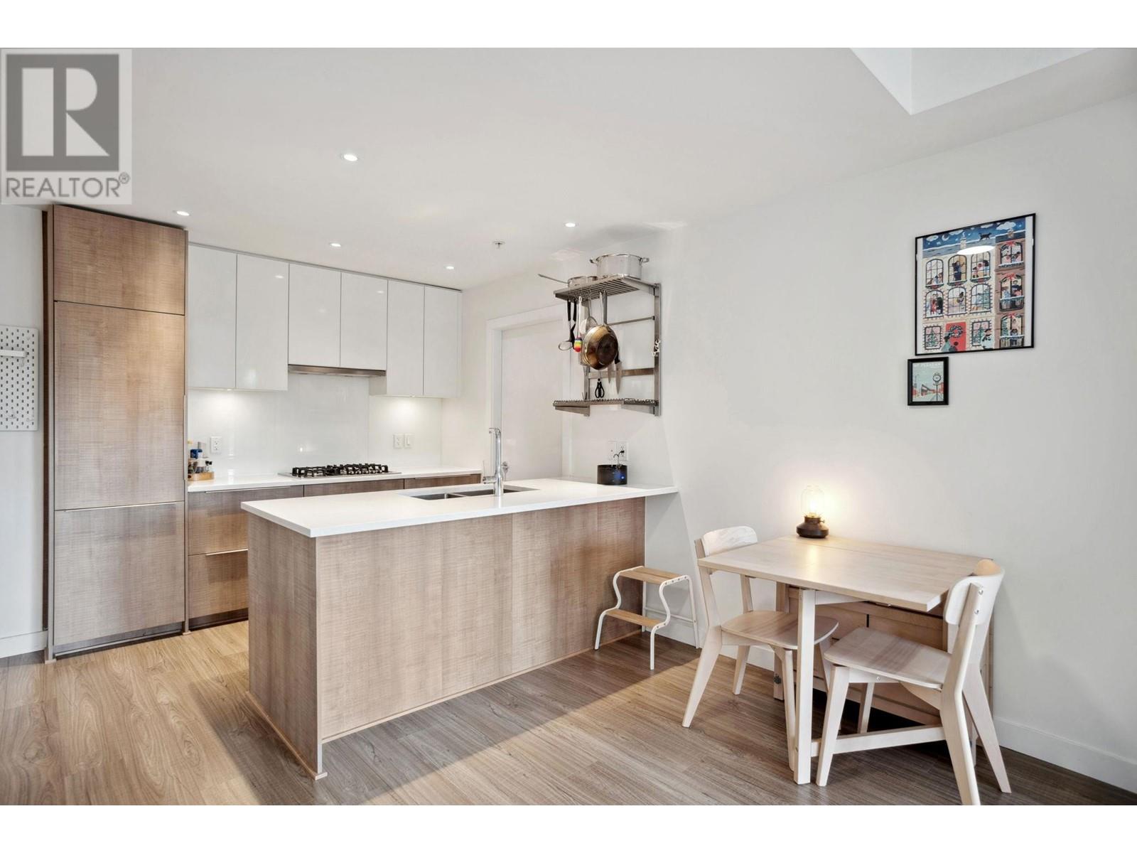 304 379 E Broadway, Vancouver, British Columbia  V5T 1W6 - Photo 2 - R2979596