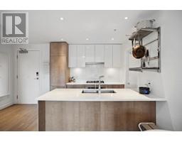 304 379 E BROADWAY, Vancouver, British Columbia