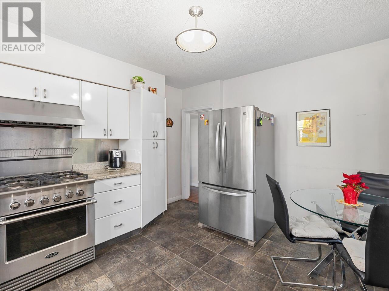 1701 Nanaimo Street, New Westminster, British Columbia  V3M 2G7 - Photo 10 - R2979579