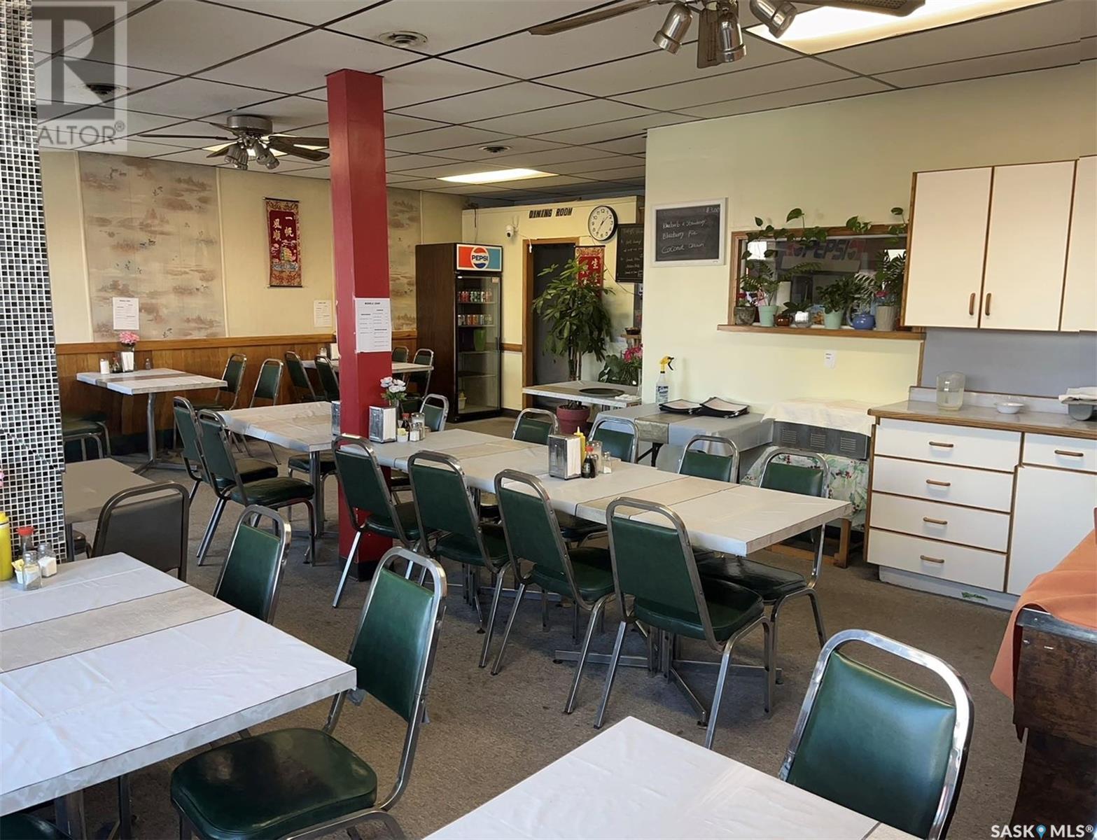Property at 108 Main STREET N image 3