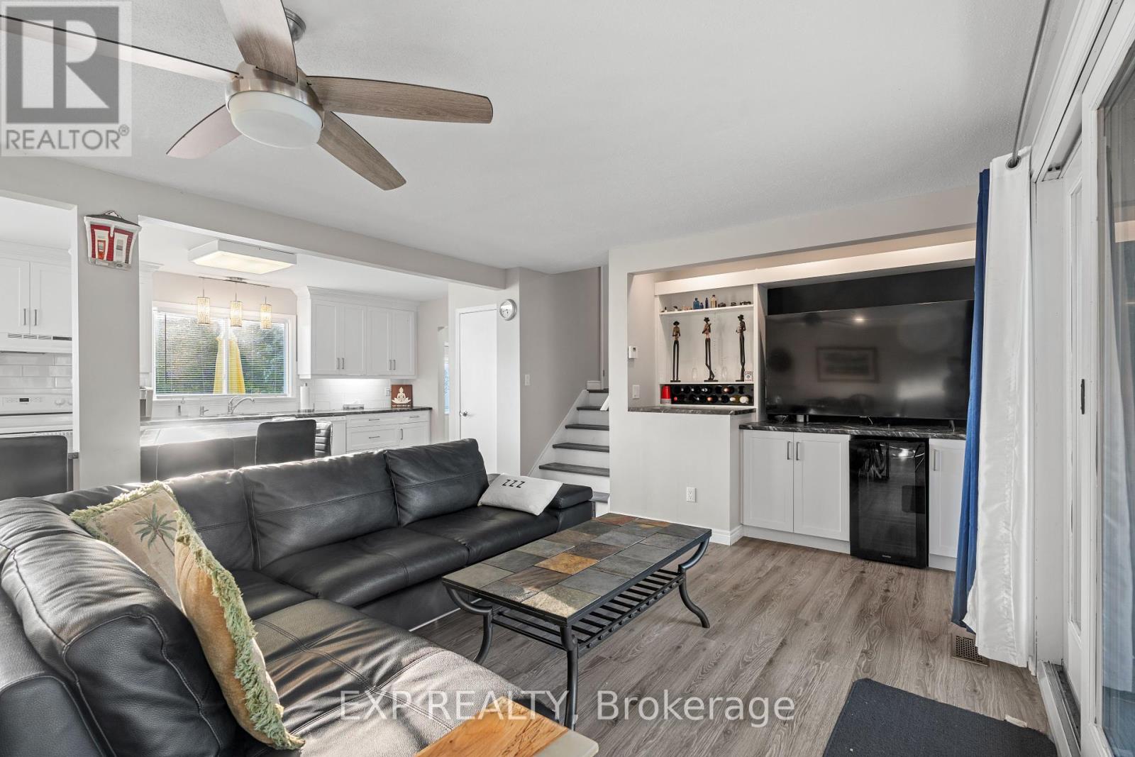 9952 Prince Philip Street, Lambton Shores (Port Franks), Ontario  N0M 2N0 - Photo 14 - X12027516