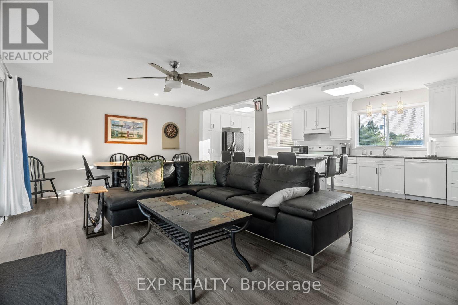 9952 Prince Philip Street, Lambton Shores (Port Franks), Ontario  N0M 2N0 - Photo 16 - X12027516