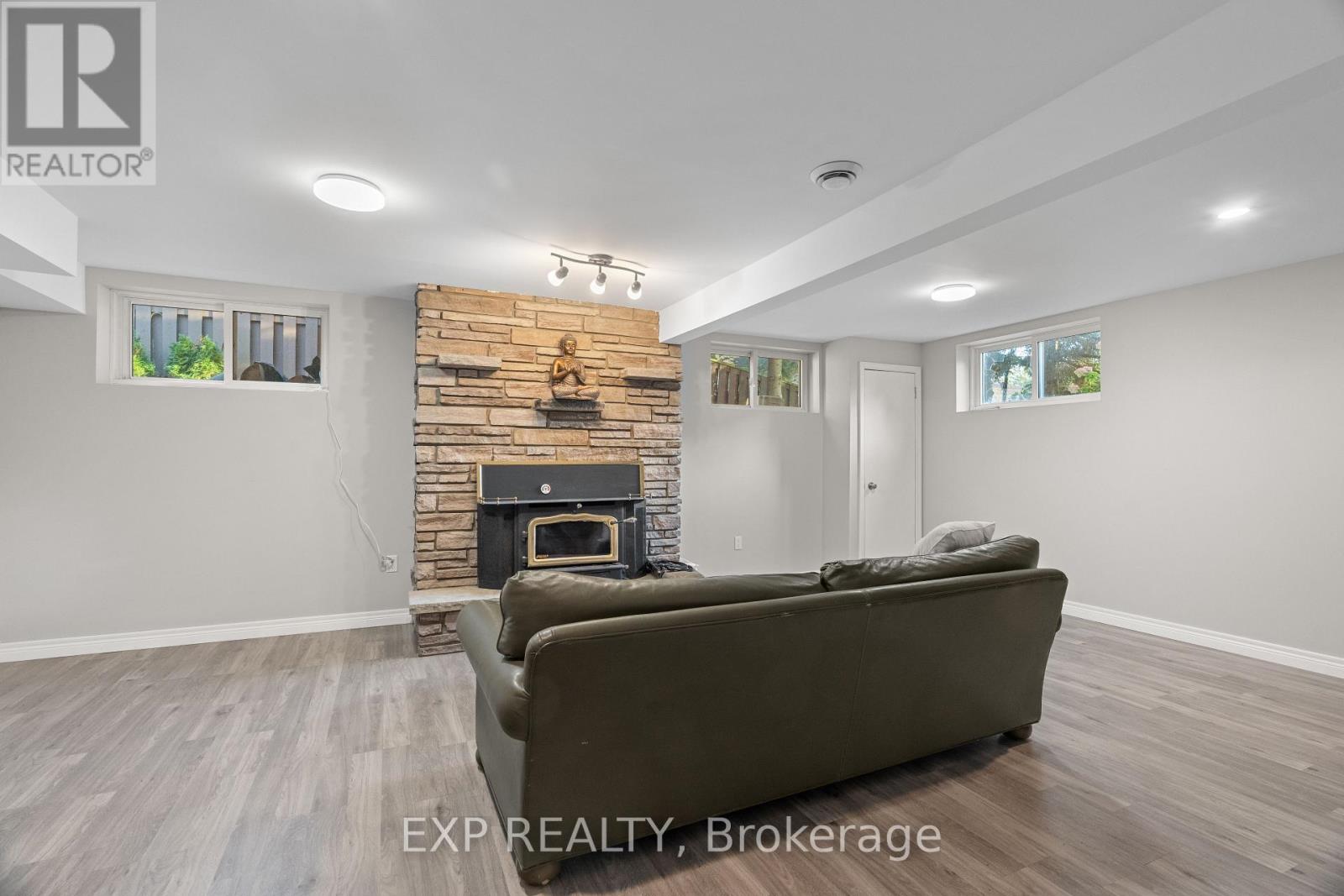 9952 Prince Philip Street, Lambton Shores (Port Franks), Ontario  N0M 2N0 - Photo 31 - X12027516