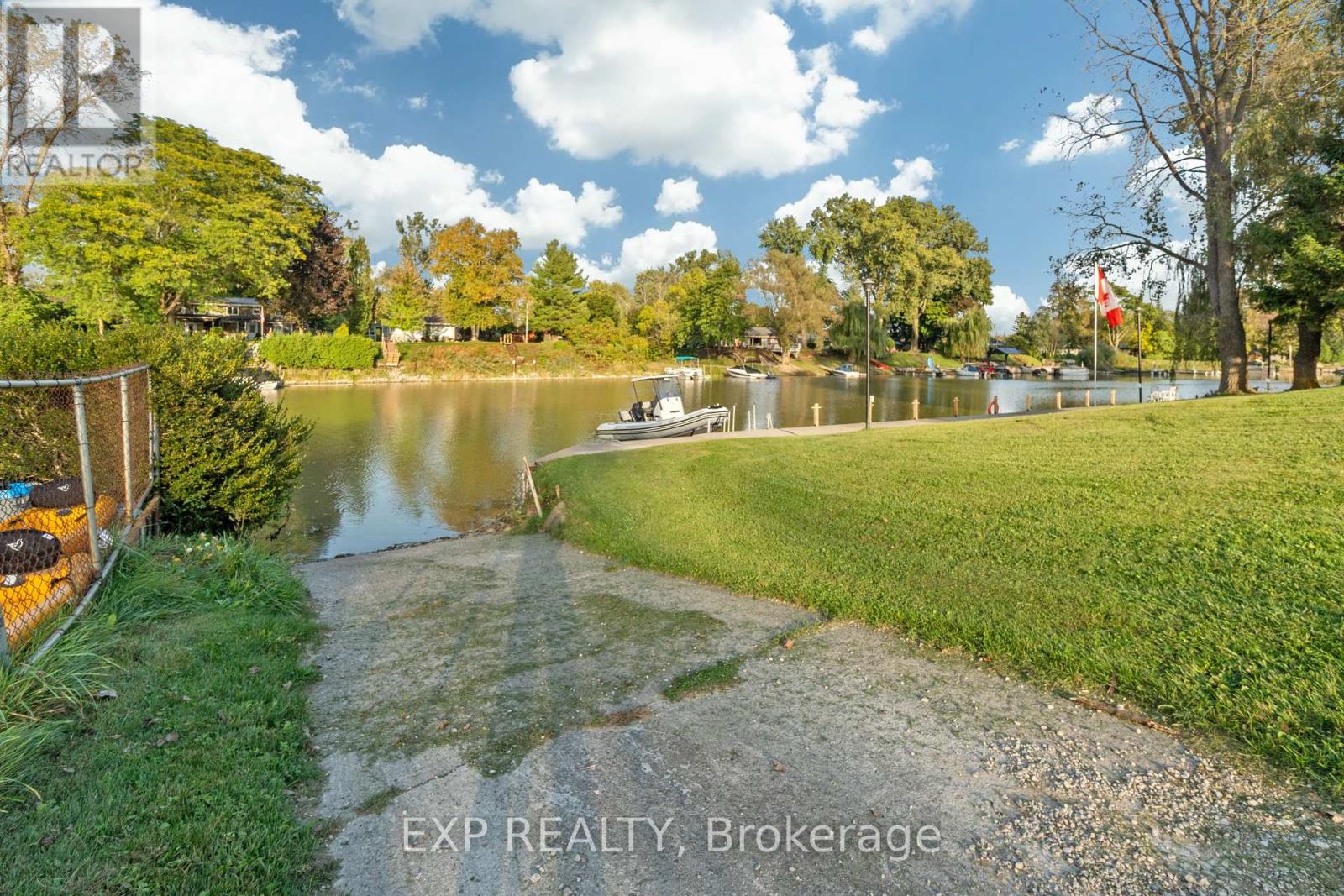 9952 Prince Philip Street, Lambton Shores (Port Franks), Ontario  N0M 2N0 - Photo 44 - X12027516