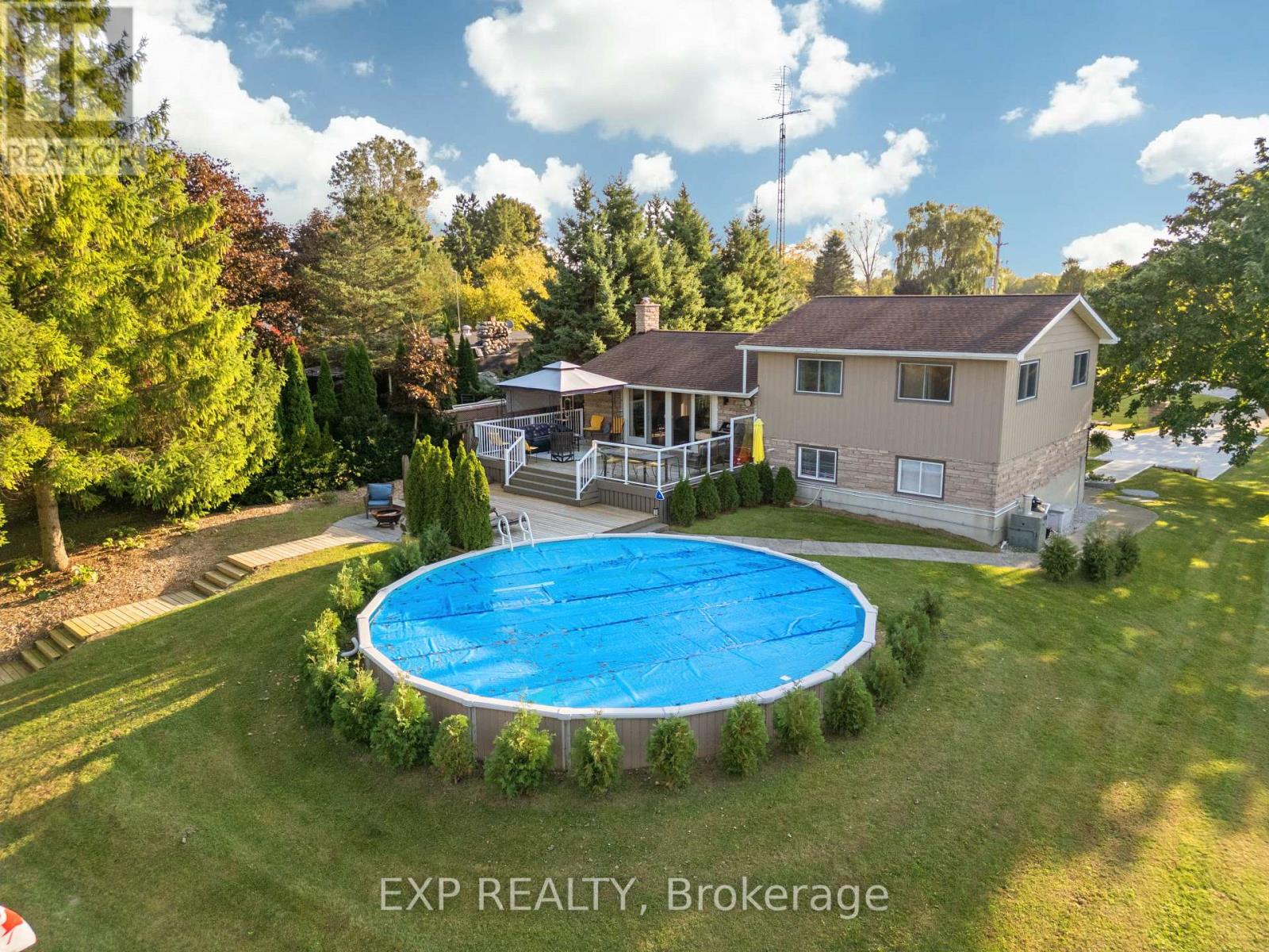 9952 Prince Philip Street, Lambton Shores (Port Franks), Ontario  N0M 2N0 - Photo 6 - X12027516