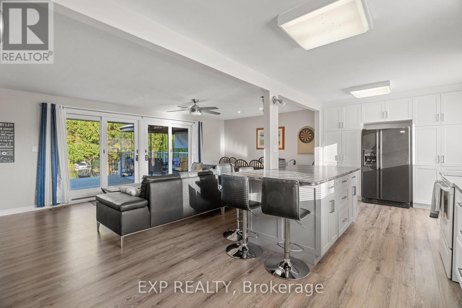 9952 Prince Philip Street, Lambton Shores (Port Franks), Ontario  N0M 2N0 - Photo 8 - X12027516