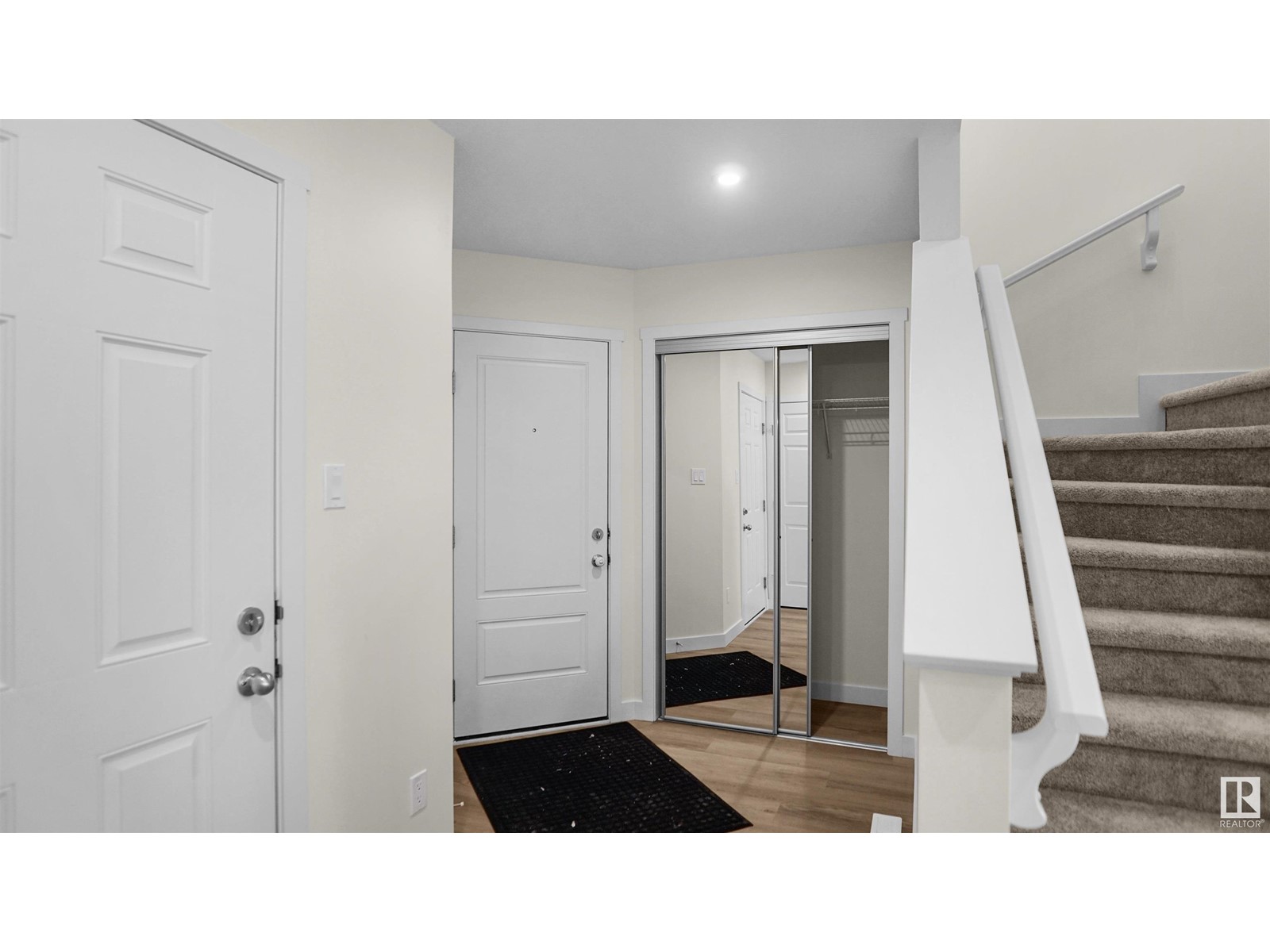Property at 19022 29 AV NW image 4