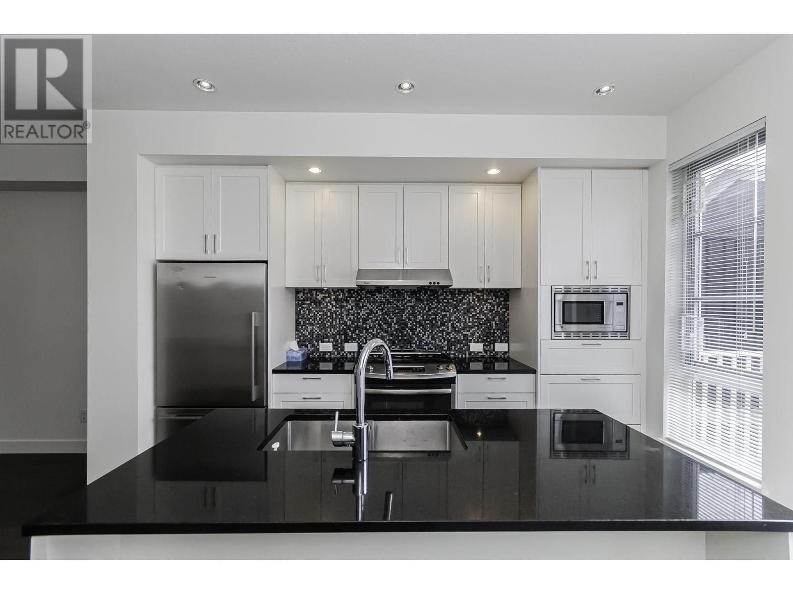 111 548 Foster Avenue, Coquitlam, British Columbia  V3J 0E2 - Photo 6 - R2979613