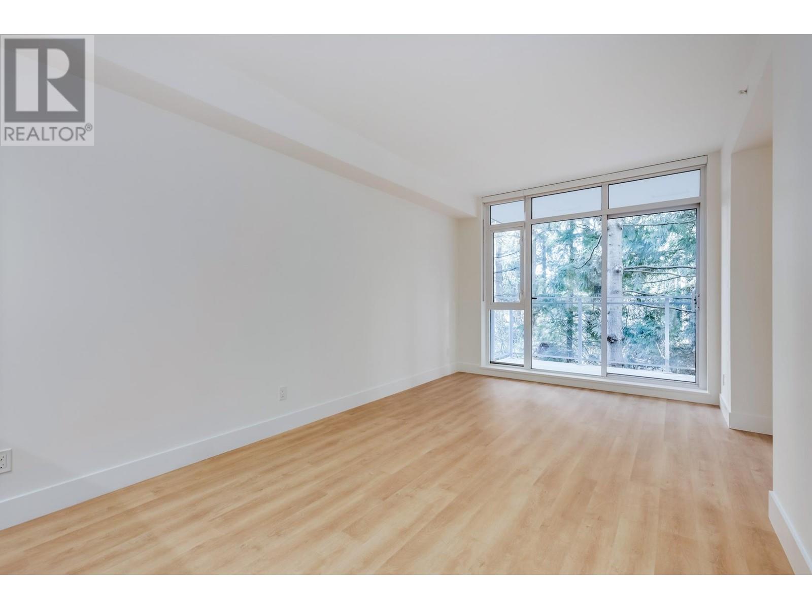 303 2325 Emery Court, North Vancouver, British Columbia  V7J 0E9 - Photo 4 - R2979618