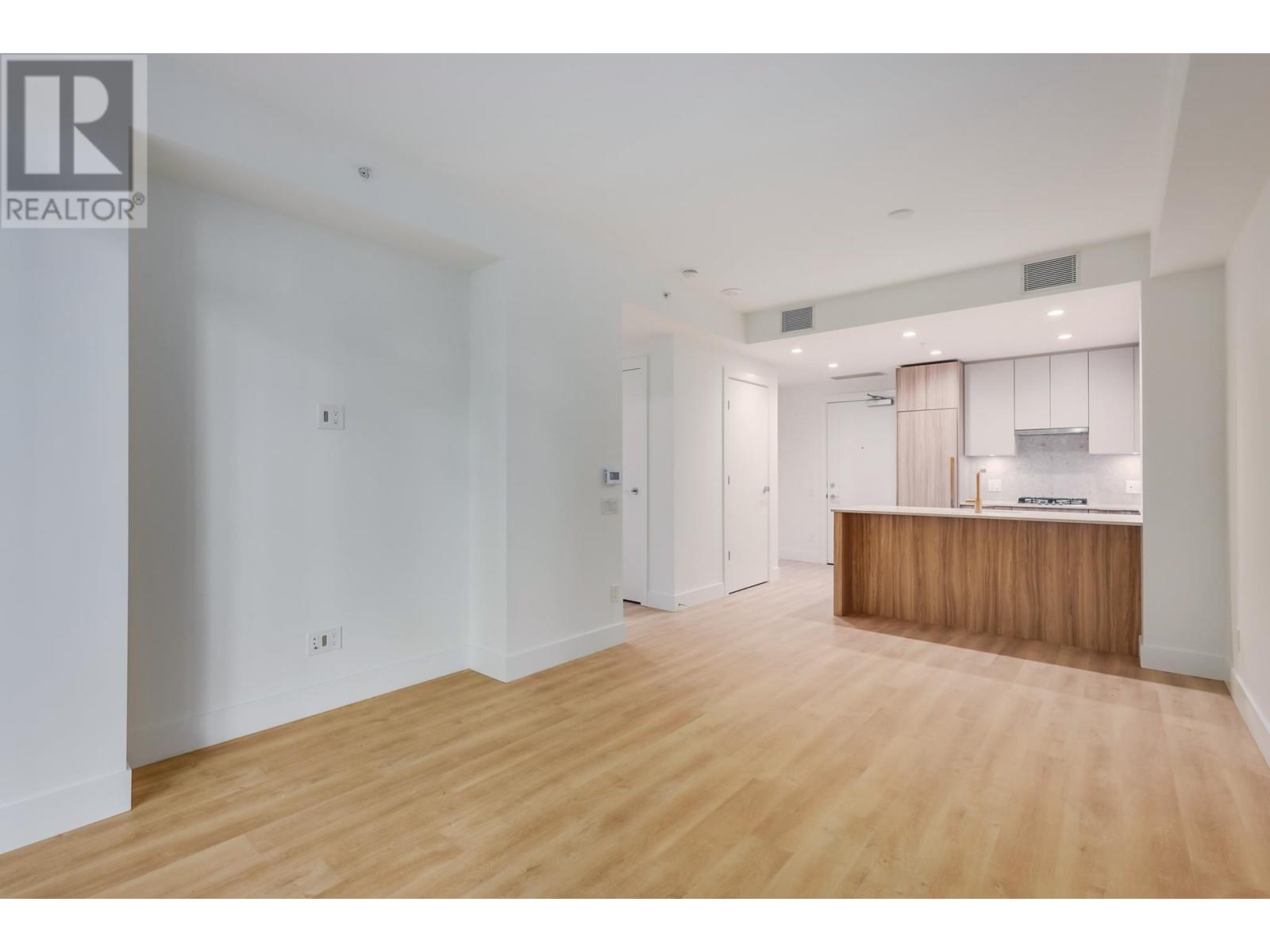 303 2325 Emery Court, North Vancouver, British Columbia  V7J 0E9 - Photo 8 - R2979618