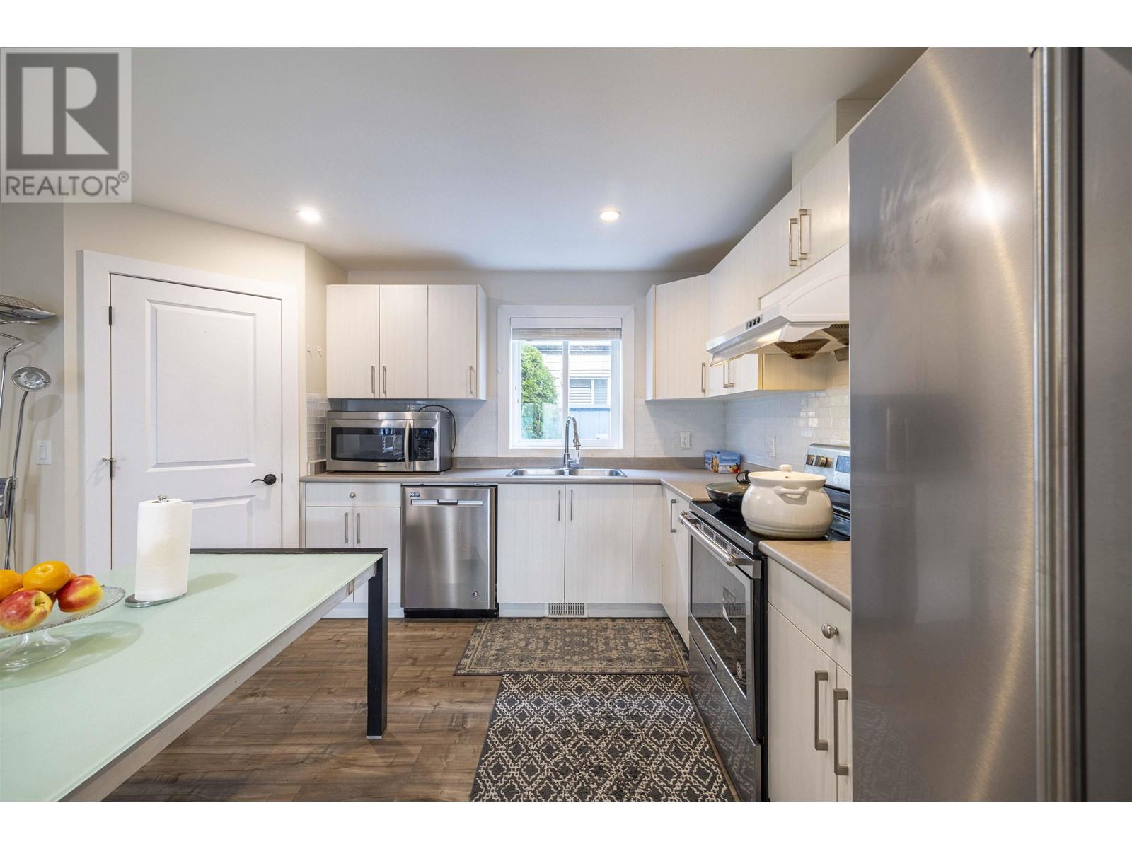 7535 Burgess Street, Burnaby, British Columbia  V3N 3H9 - Photo 10 - R2979629