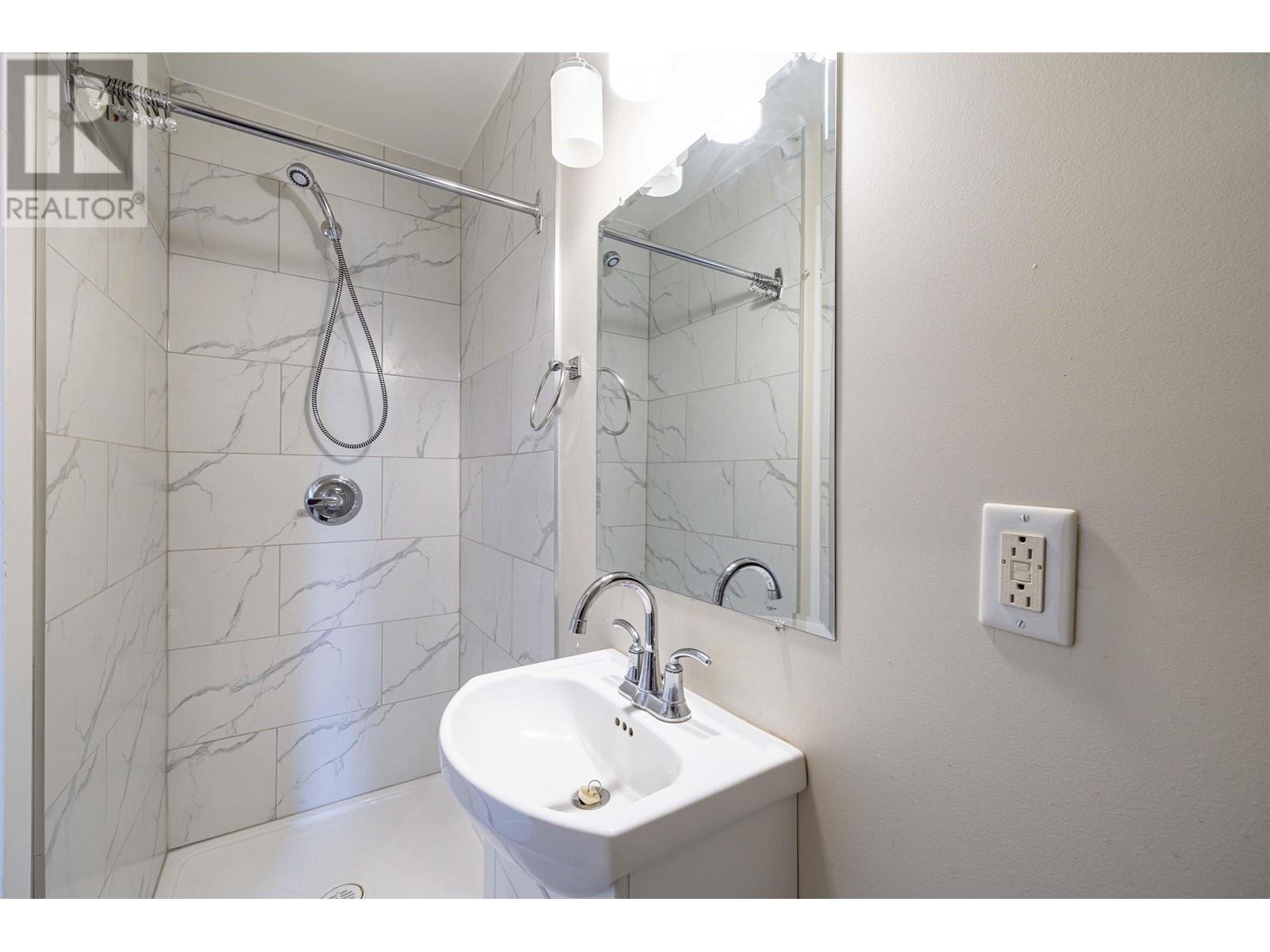 7535 Burgess Street, Burnaby, British Columbia  V3N 3H9 - Photo 12 - R2979629