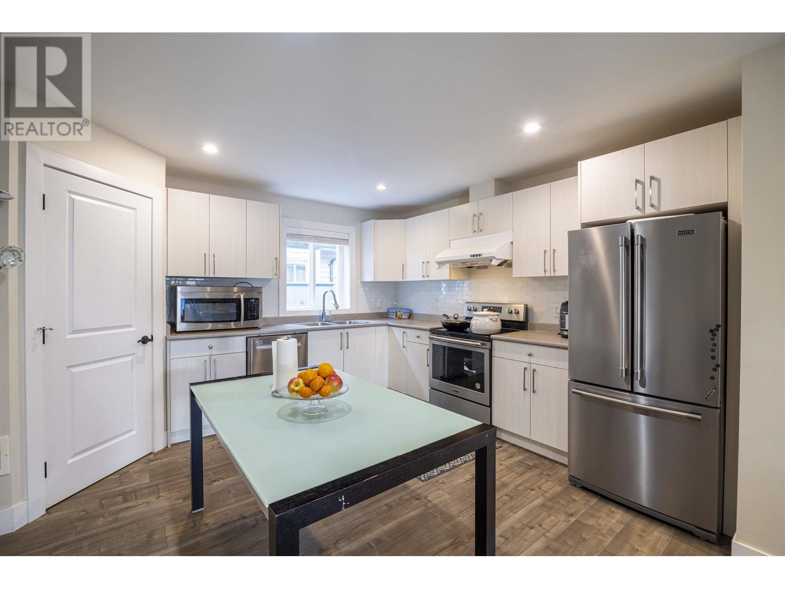 7535 Burgess Street, Burnaby, British Columbia  V3N 3H9 - Photo 9 - R2979629