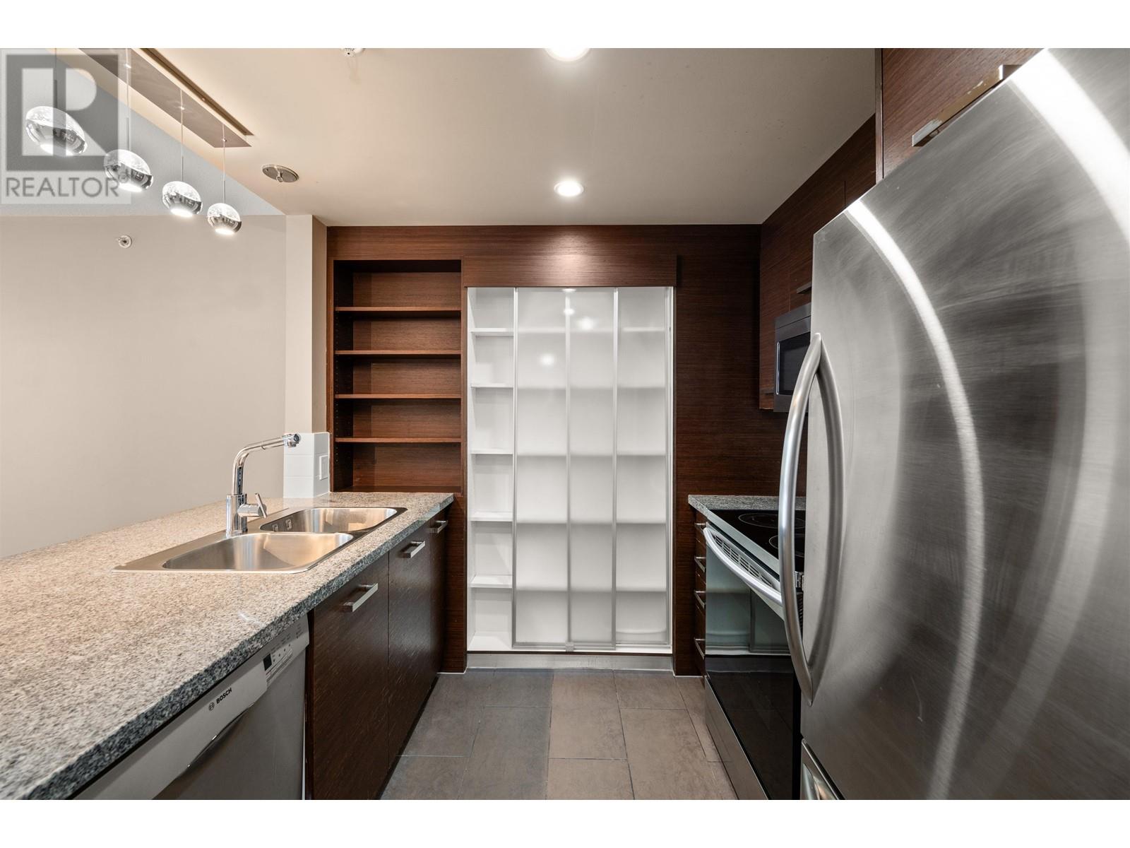 204 2959 Glen Drive, Coquitlam, British Columbia  V3B 0B8 - Photo 12 - R2979203