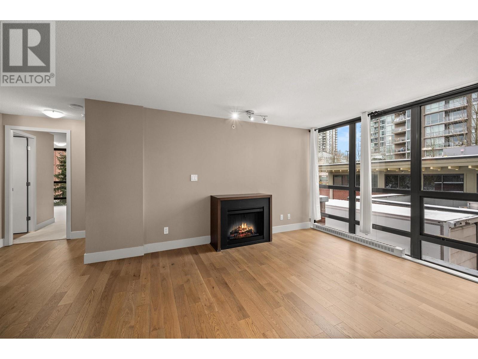 204 2959 Glen Drive, Coquitlam, British Columbia  V3B 0B8 - Photo 4 - R2979203
