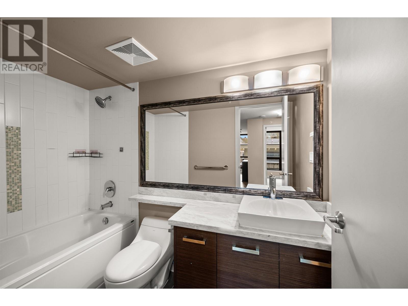 204 2959 Glen Drive, Coquitlam, British Columbia  V3B 0B8 - Photo 19 - R2979203