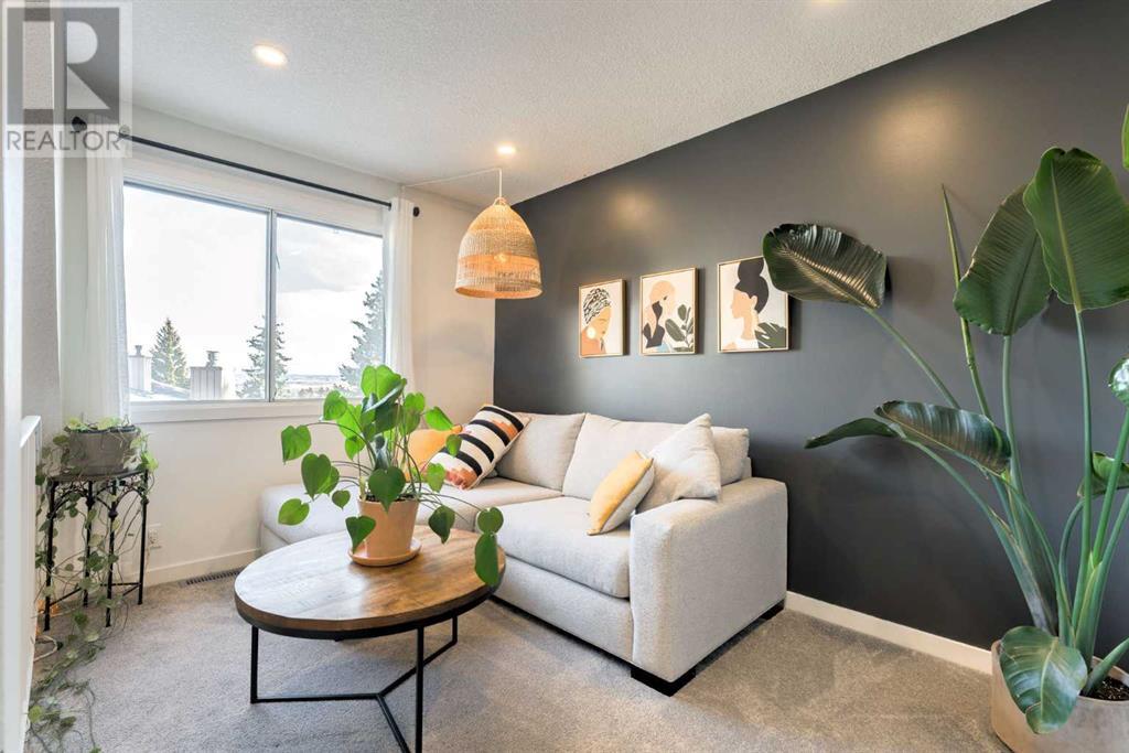 61, 70 Beacham Way Nw, Calgary, Alberta  T3K 1R8 - Photo 7 - A2188724
