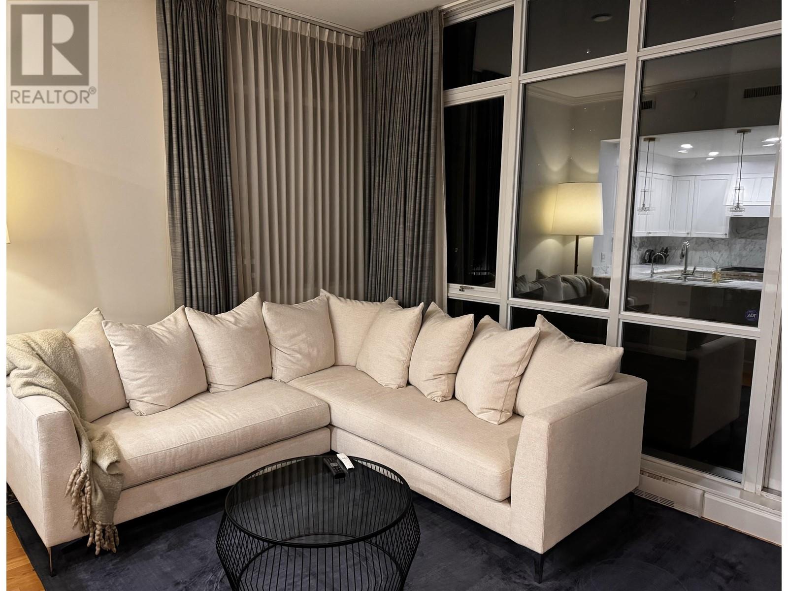 Listing Picture 9 of 14 : 471 BEACH CRESCENT, Vancouver / 溫哥華 - 魯藝地產 Yvonne Lu Group - MLS Medallion Club Member