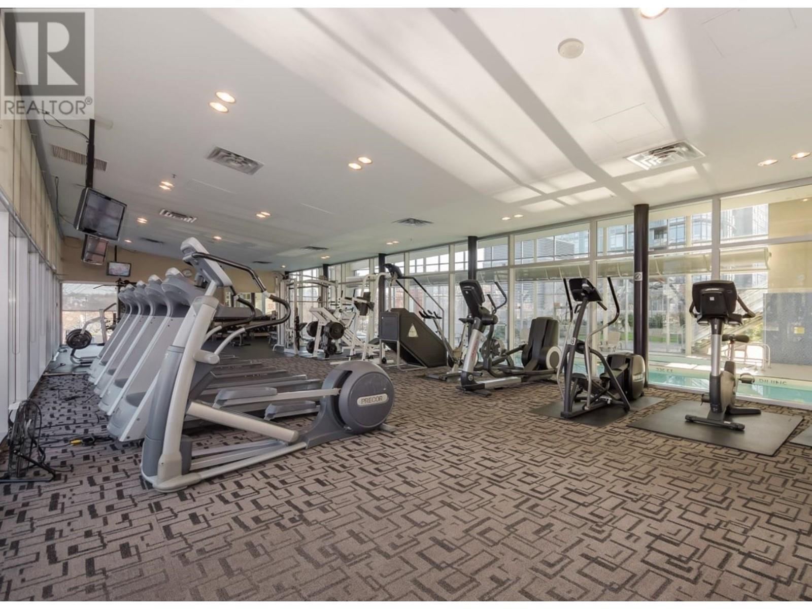 Listing Picture 2 of 14 : 471 BEACH CRESCENT, Vancouver / 溫哥華 - 魯藝地產 Yvonne Lu Group - MLS Medallion Club Member