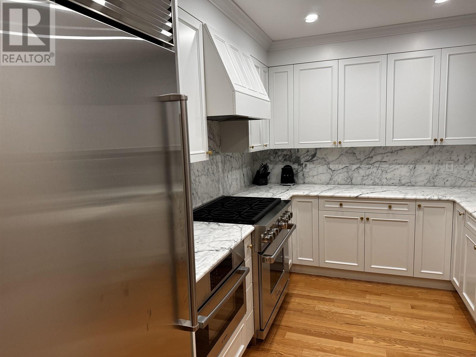 Listing Picture 10 of 14 : 471 BEACH CRESCENT, Vancouver / 溫哥華 - 魯藝地產 Yvonne Lu Group - MLS Medallion Club Member