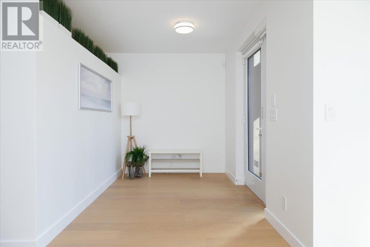 1581 W 57th Avenue, Vancouver, British Columbia  V6P 0H7 - Photo 4 - R2977881