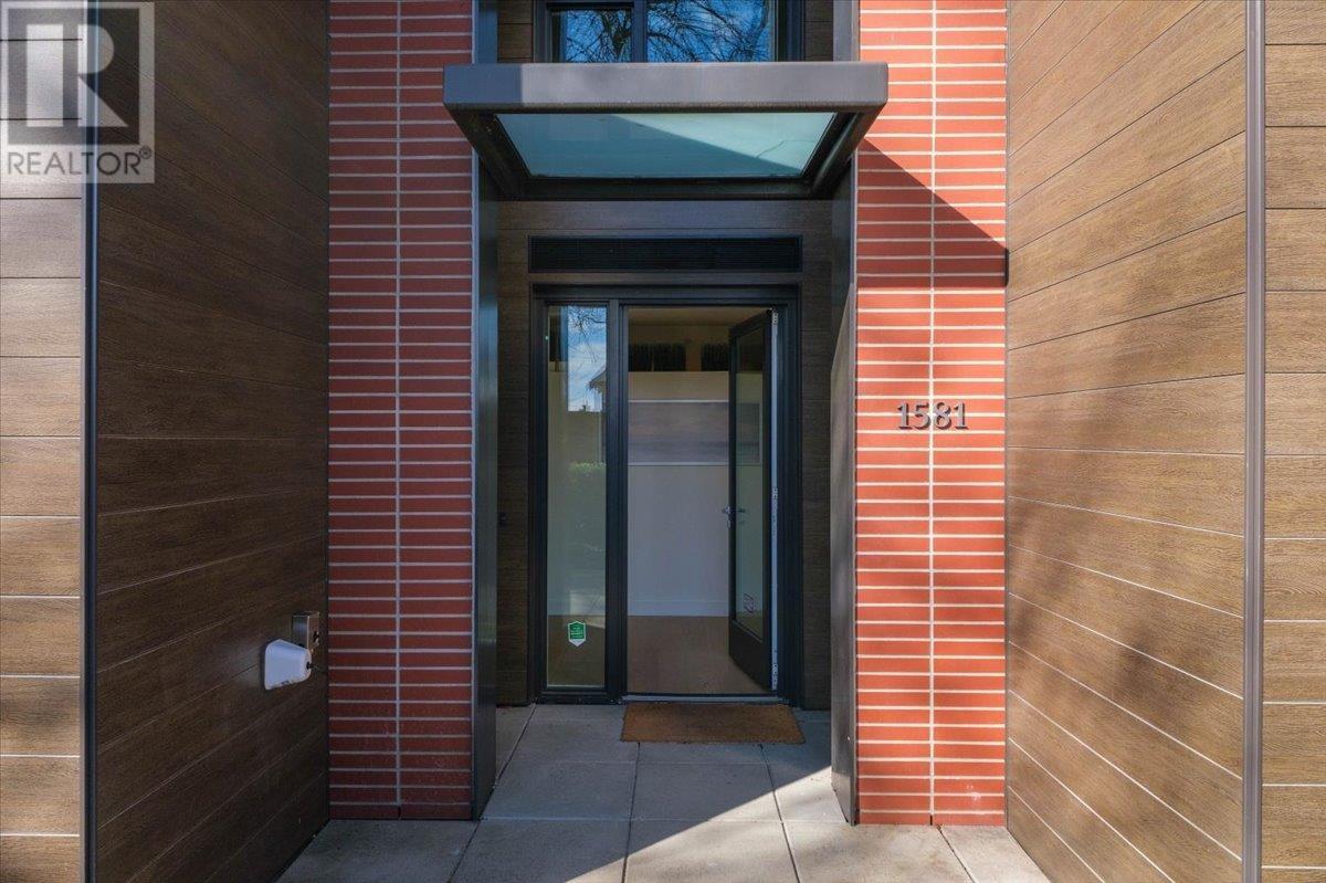 1581 W 57th Avenue, Vancouver, British Columbia  V6P 0H7 - Photo 3 - R2977881