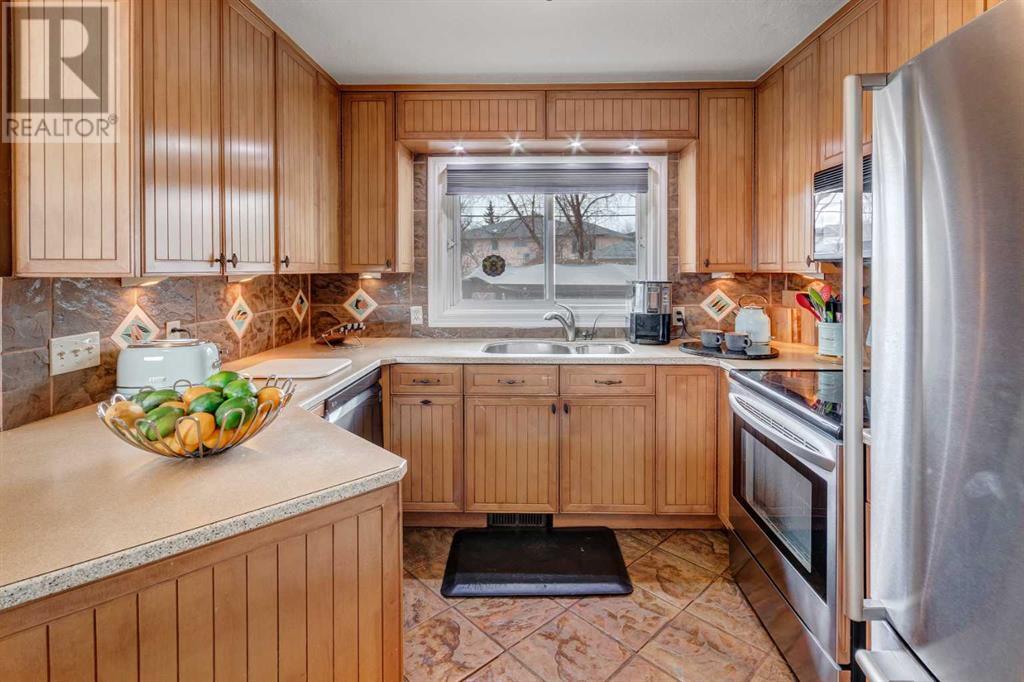 1415 Russell Road Ne, Calgary, Alberta  T2E 5N2 - Photo 11 - A2198955
