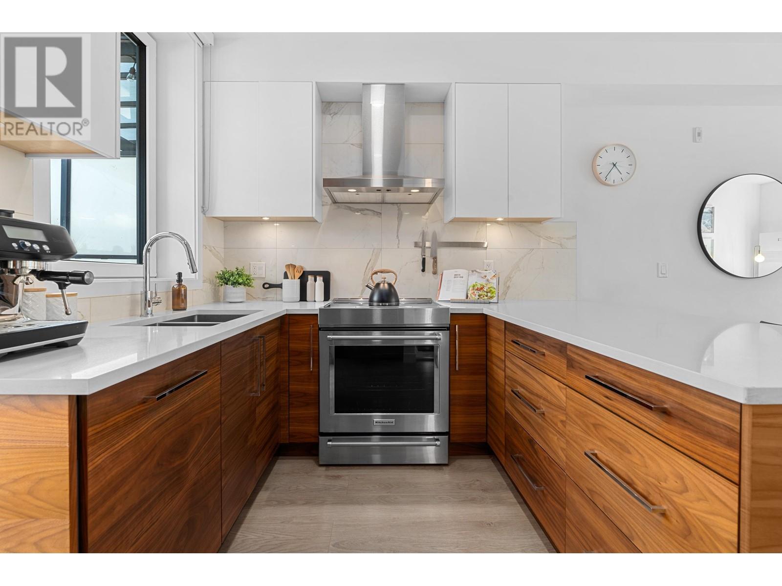 32 720 E 3rd Street, North Vancouver, British Columbia  V7L 0G7 - Photo 4 - R2979633