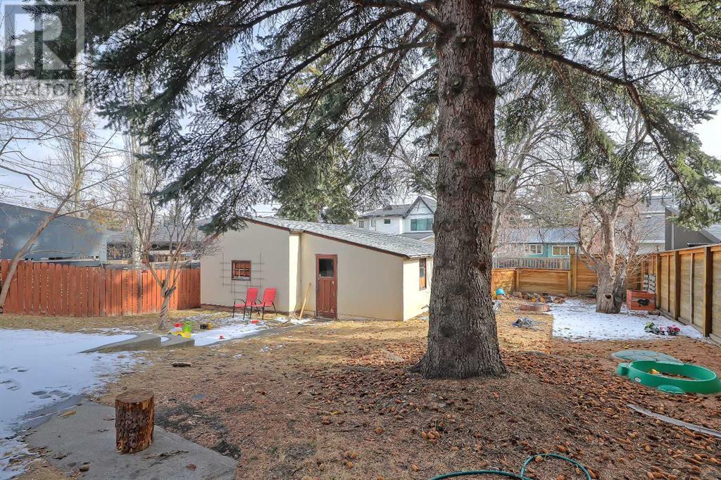 Property at 4124 16 Street SW image 4