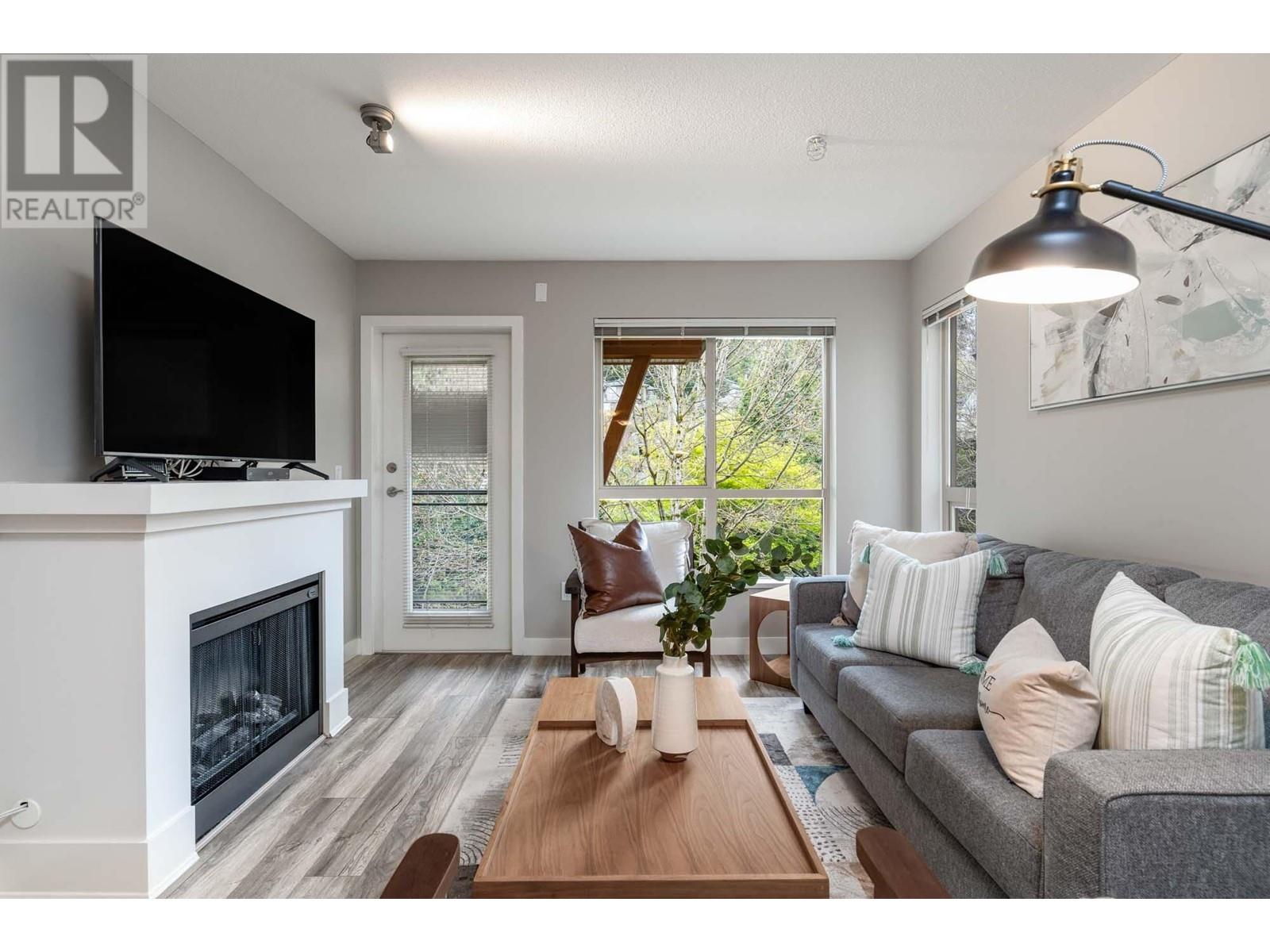 320 1633 Mackay Avenue, North Vancouver, British Columbia  V7P 0A2 - Photo 3 - R2976319