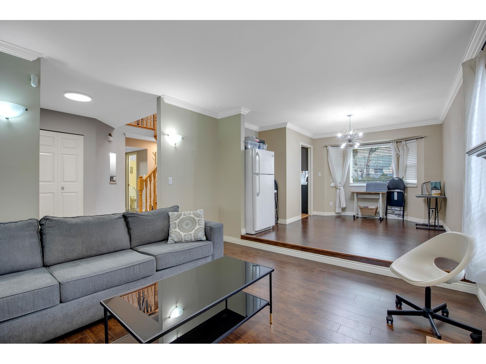 6960 143a Street, Surrey, British Columbia  V3W 0E3 - Photo 5 - R2976169