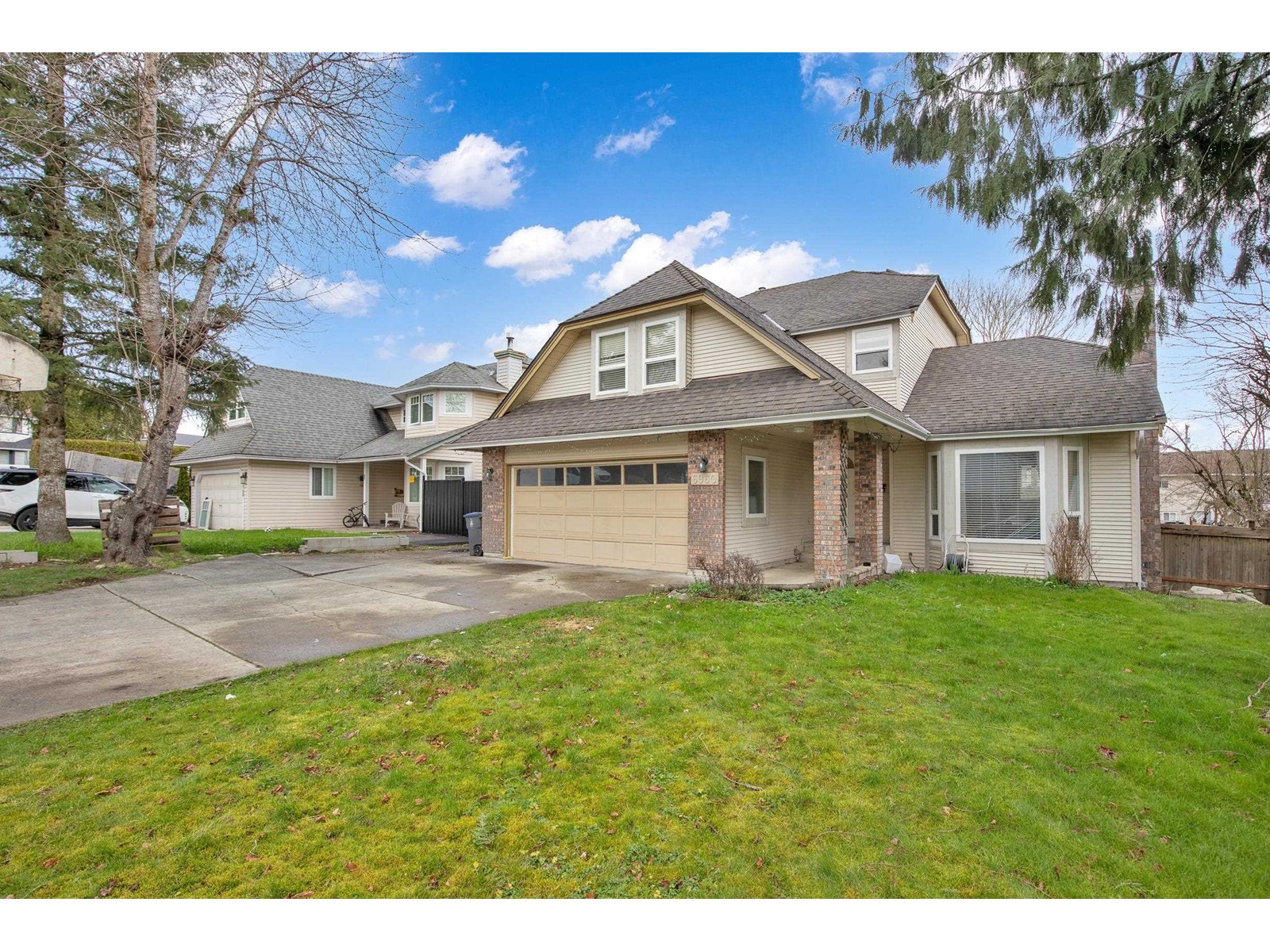 6960 143a Street, Surrey, British Columbia  V3W 0E3 - Photo 2 - R2976169