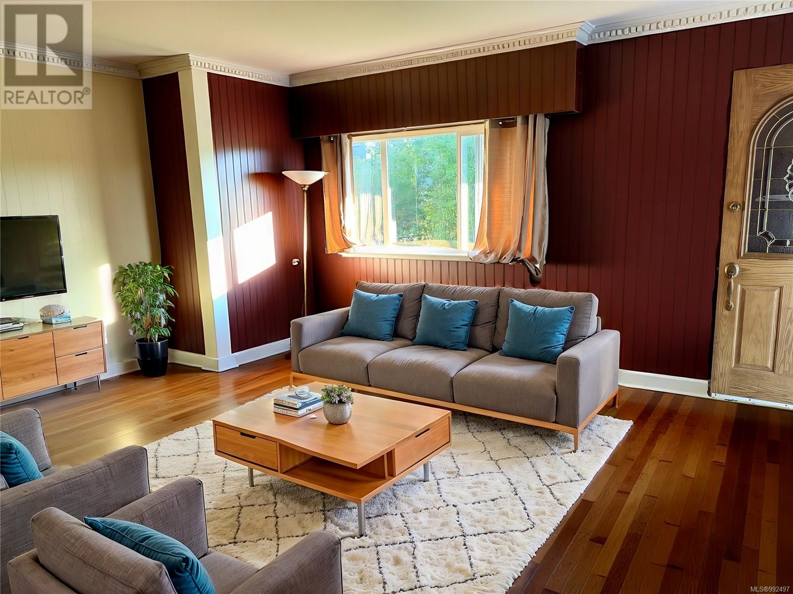 Property at 764 Jasmine Ave image 3