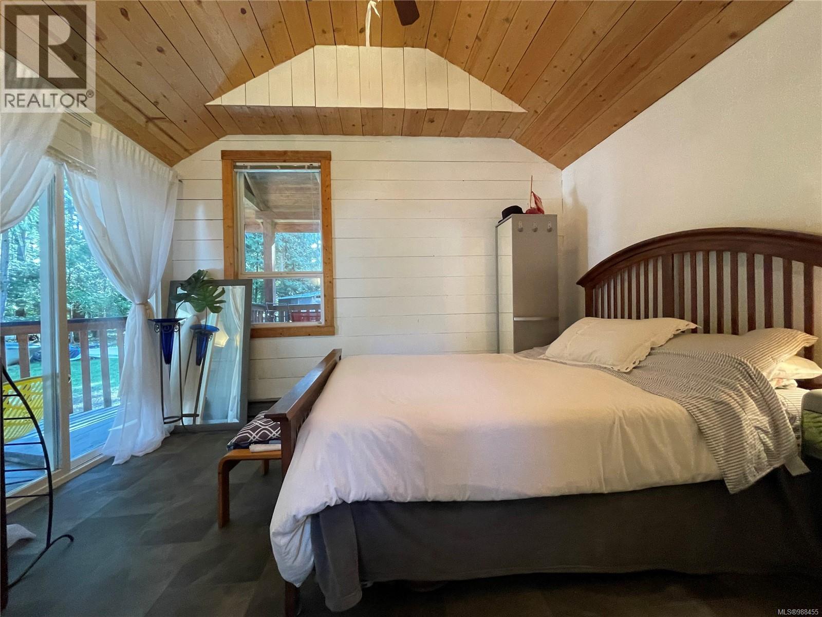 685 Weathers Way, Mudge Island, British Columbia  V0R 1X0 - Photo 35 - 988455