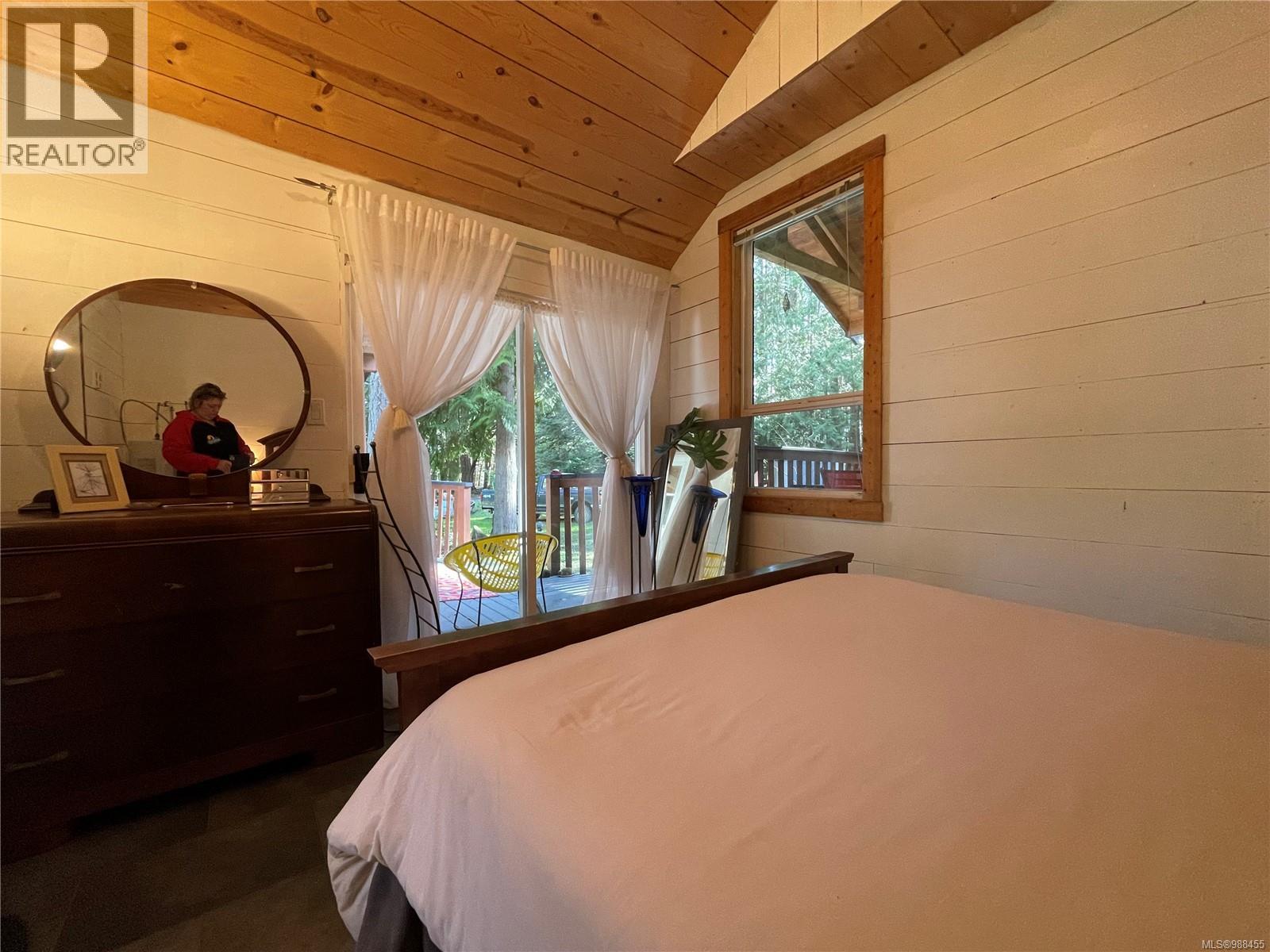 685 Weathers Way, Mudge Island, British Columbia  V0R 1X0 - Photo 37 - 988455