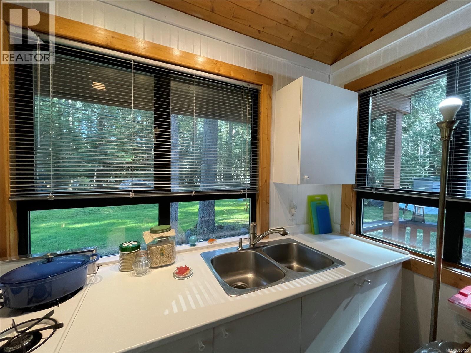 685 Weathers Way, Mudge Island, British Columbia  V0R 1X0 - Photo 17 - 988455