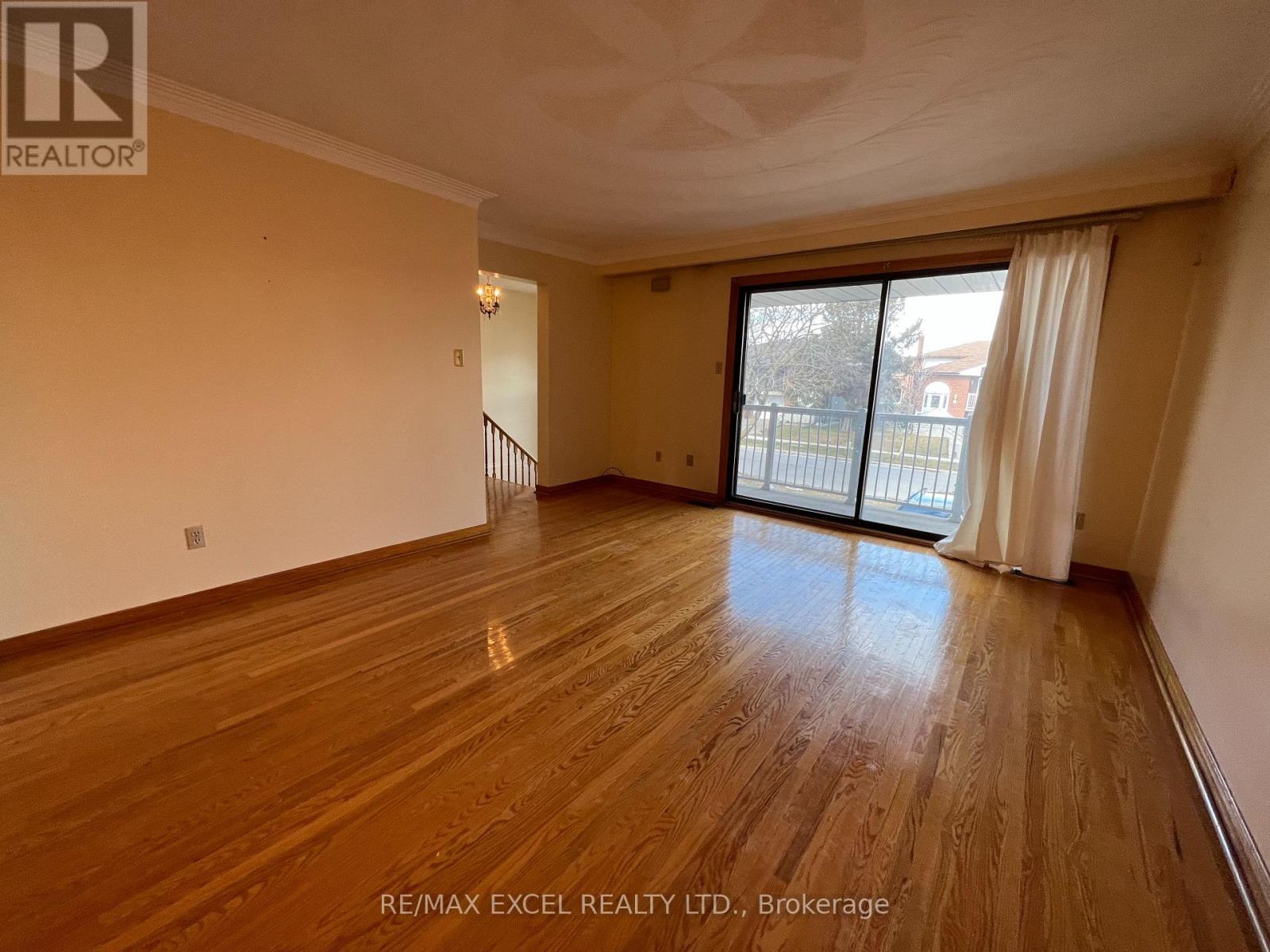 Upper - 71 Hickorynut Drive, Toronto, Ontario  M2J 4W6 - Photo 2 - C12027202