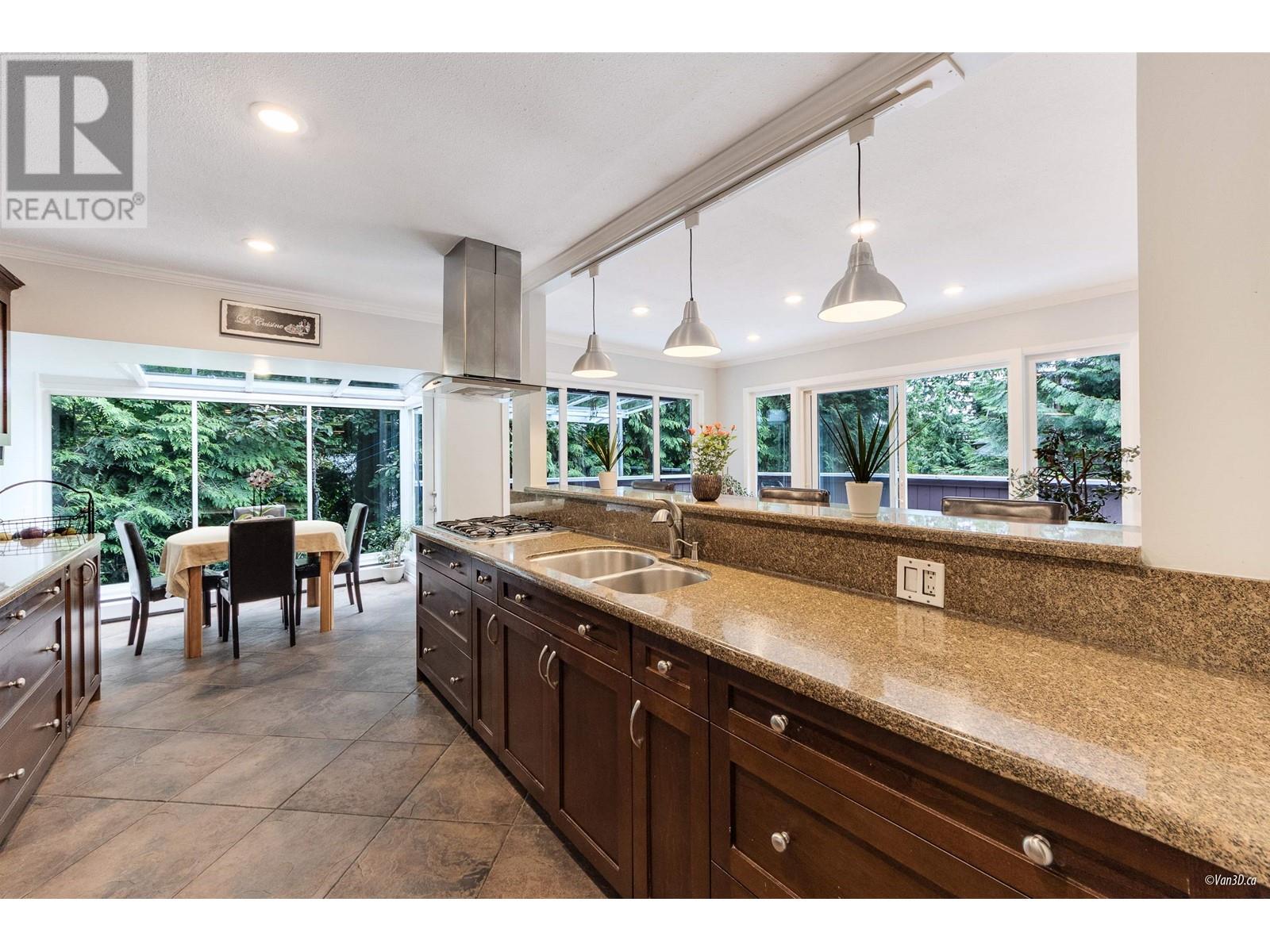 4540 Mountain Highway, North Vancouver, British Columbia  V7K 2K6 - Photo 11 - R2979519