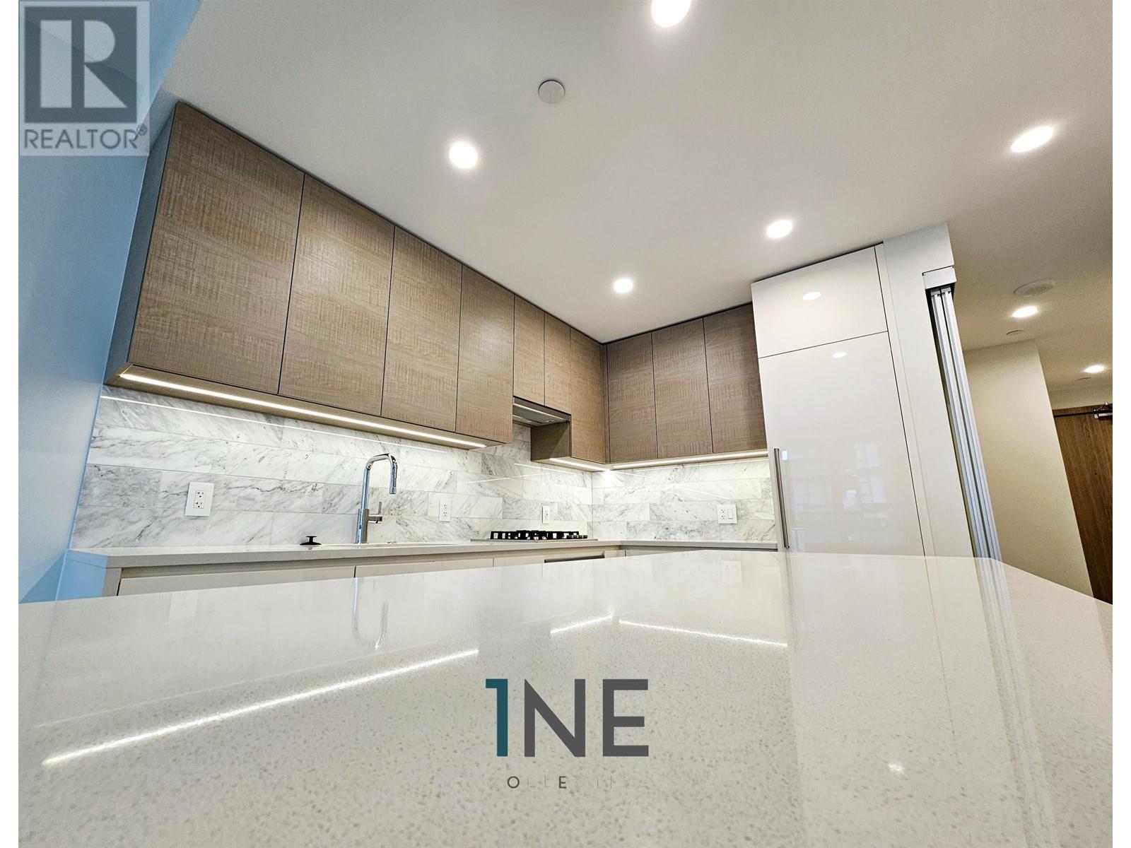 1209 2108 Gilmore Avenue, Burnaby, British Columbia  V5C 0N8 - Photo 2 - R2974218