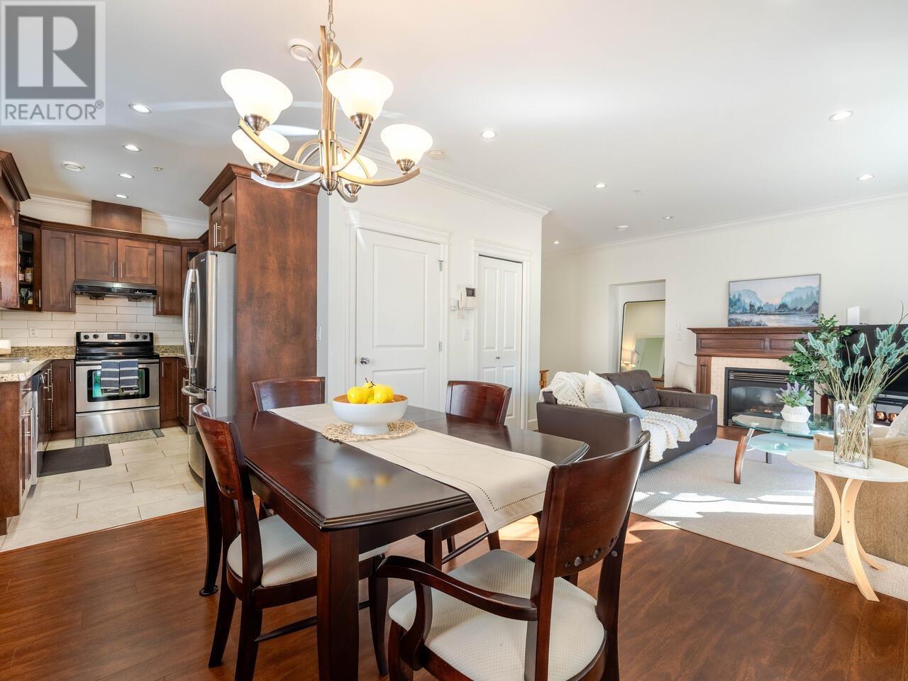 Listing Picture 6 of 14 : 2422 TRIUMPH STREET, Vancouver / 溫哥華 - 魯藝地產 Yvonne Lu Group - MLS Medallion Club Member