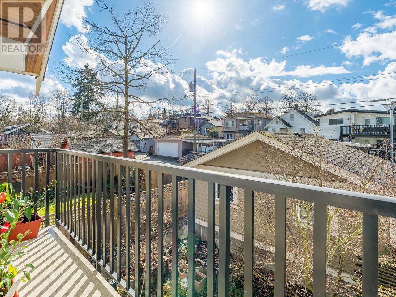 Listing Picture 13 of 14 : 2422 TRIUMPH STREET, Vancouver / 溫哥華 - 魯藝地產 Yvonne Lu Group - MLS Medallion Club Member