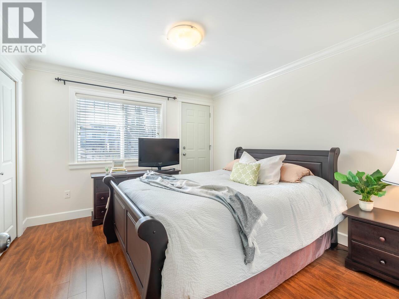 Listing Picture 9 of 14 : 2422 TRIUMPH STREET, Vancouver / 溫哥華 - 魯藝地產 Yvonne Lu Group - MLS Medallion Club Member