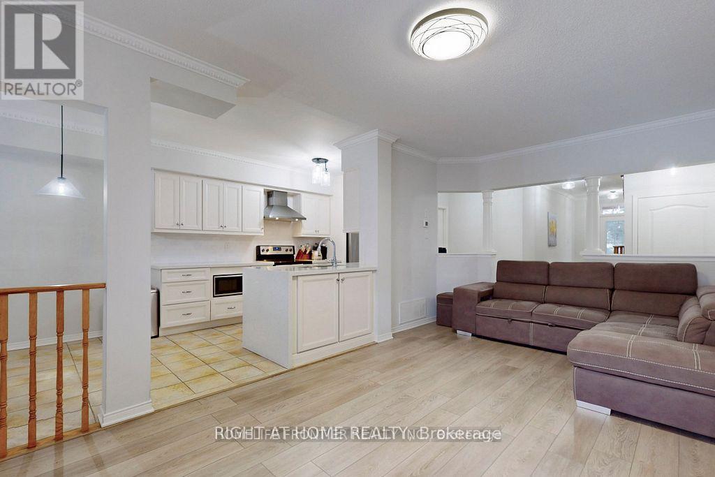 Property at 28 DELFIRE STREET image 5