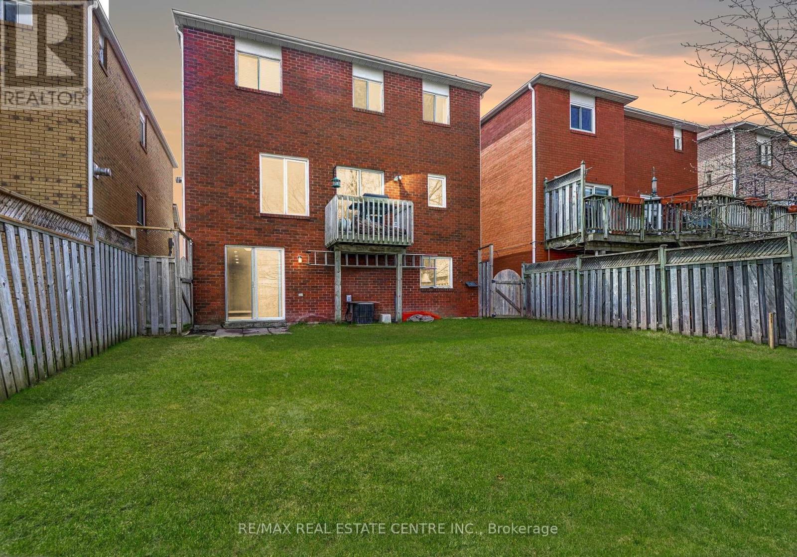 Property at 226 HOWARD CRESCENT image 4