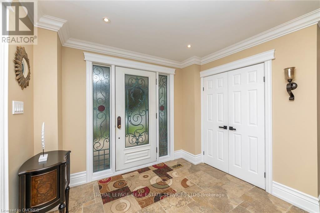 2123 Kawartha Crescent, Mississauga, Ontario  L5H 3P8 - Photo 8 - W12027633