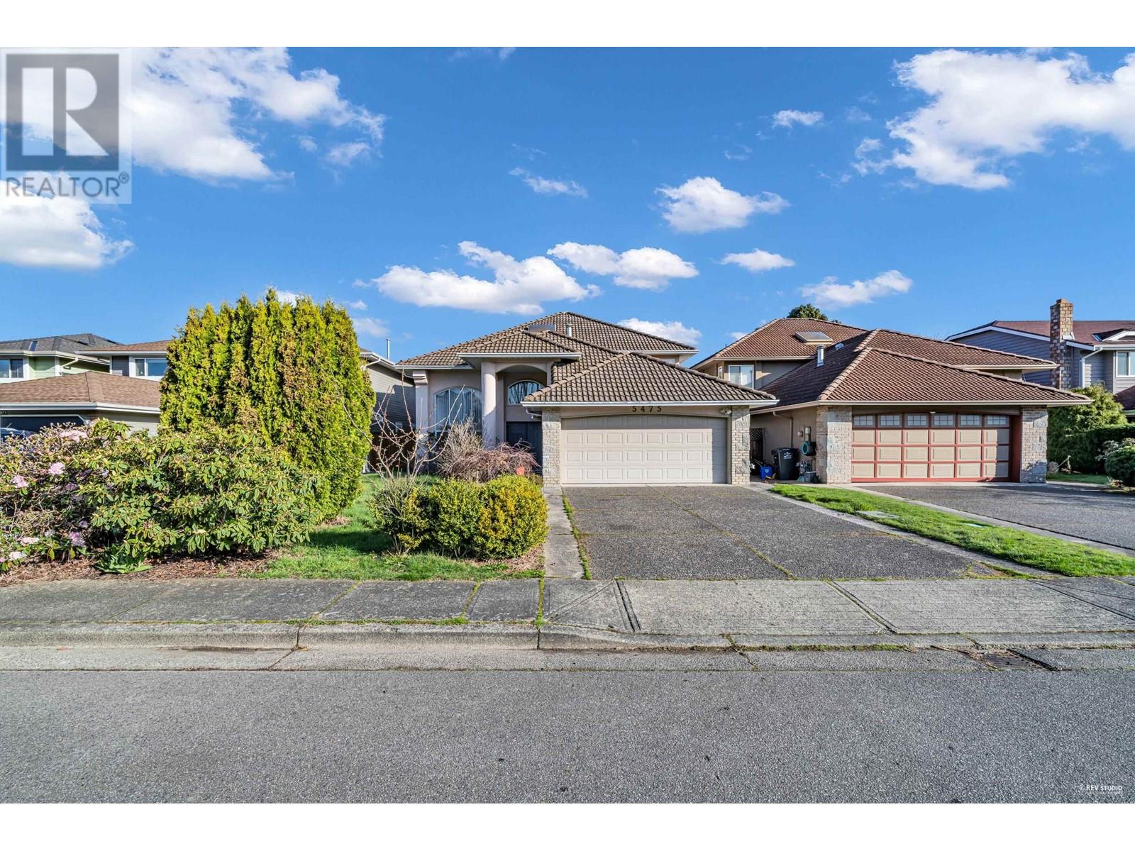 Property at 5475 LACKNER CRESCENT image 2