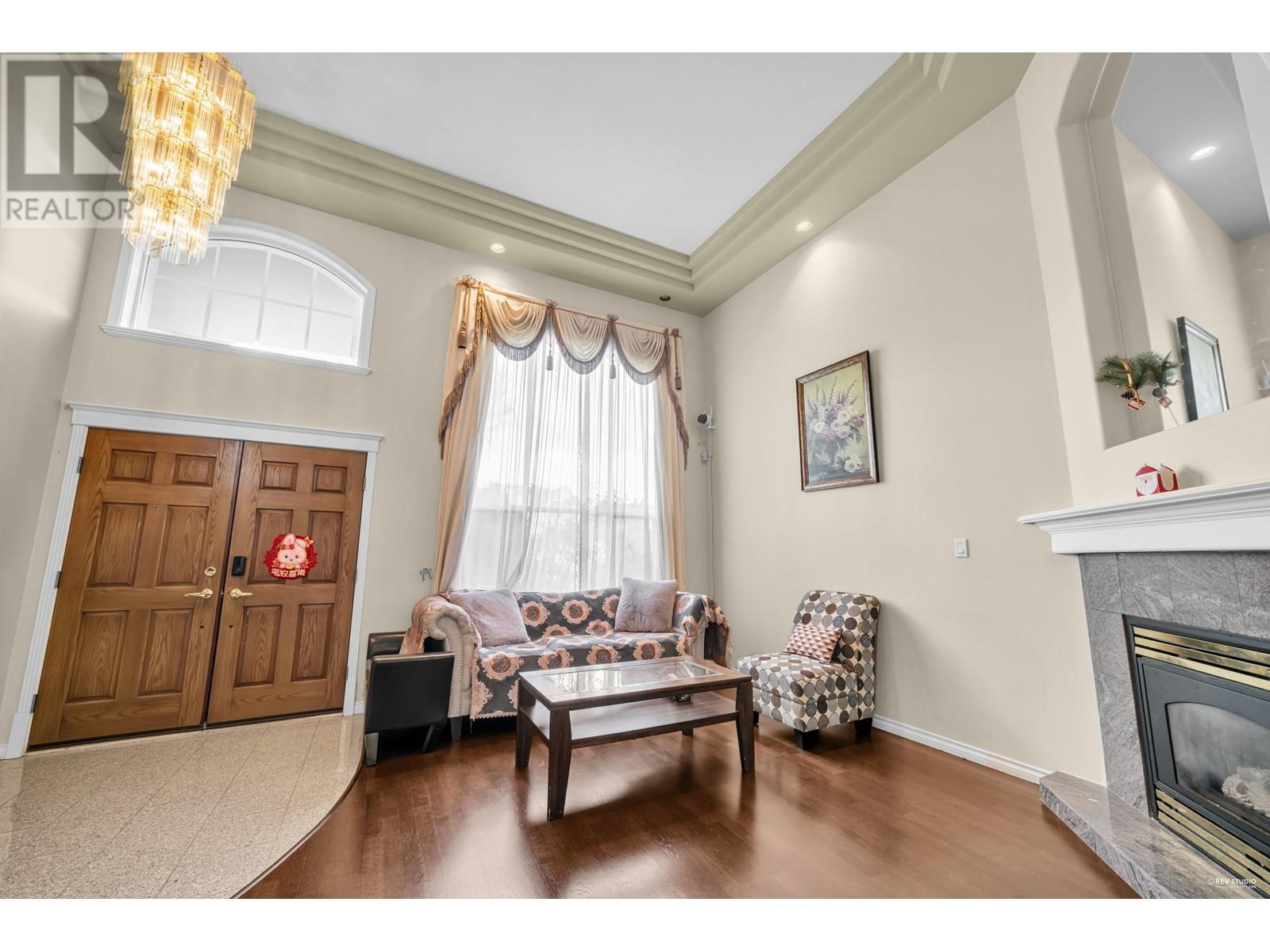 Property at 5475 LACKNER CRESCENT image 4