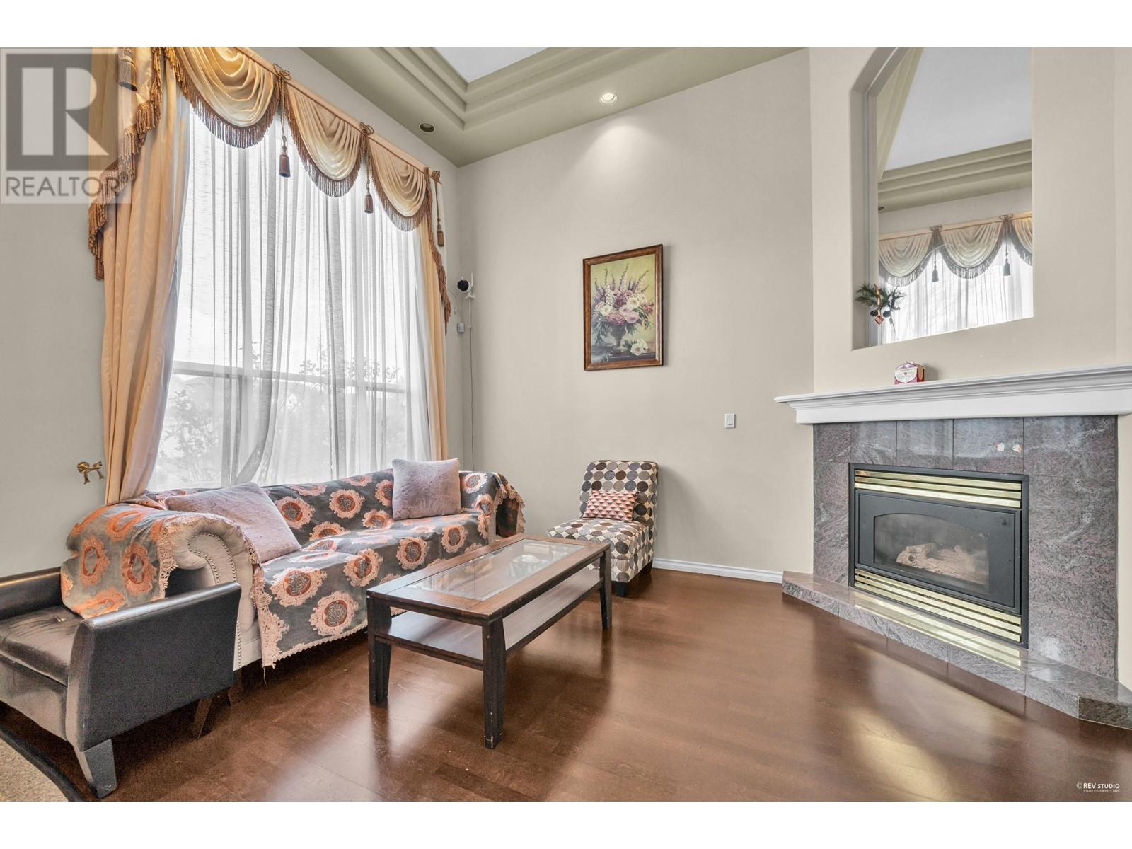 Property at 5475 LACKNER CRESCENT image 5