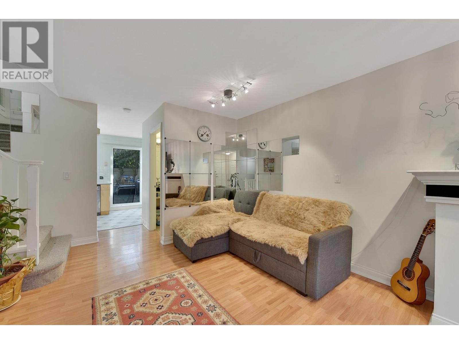 8 7238 18th Avenue, Burnaby, British Columbia  V3N 1H3 - Photo 10 - R2966819