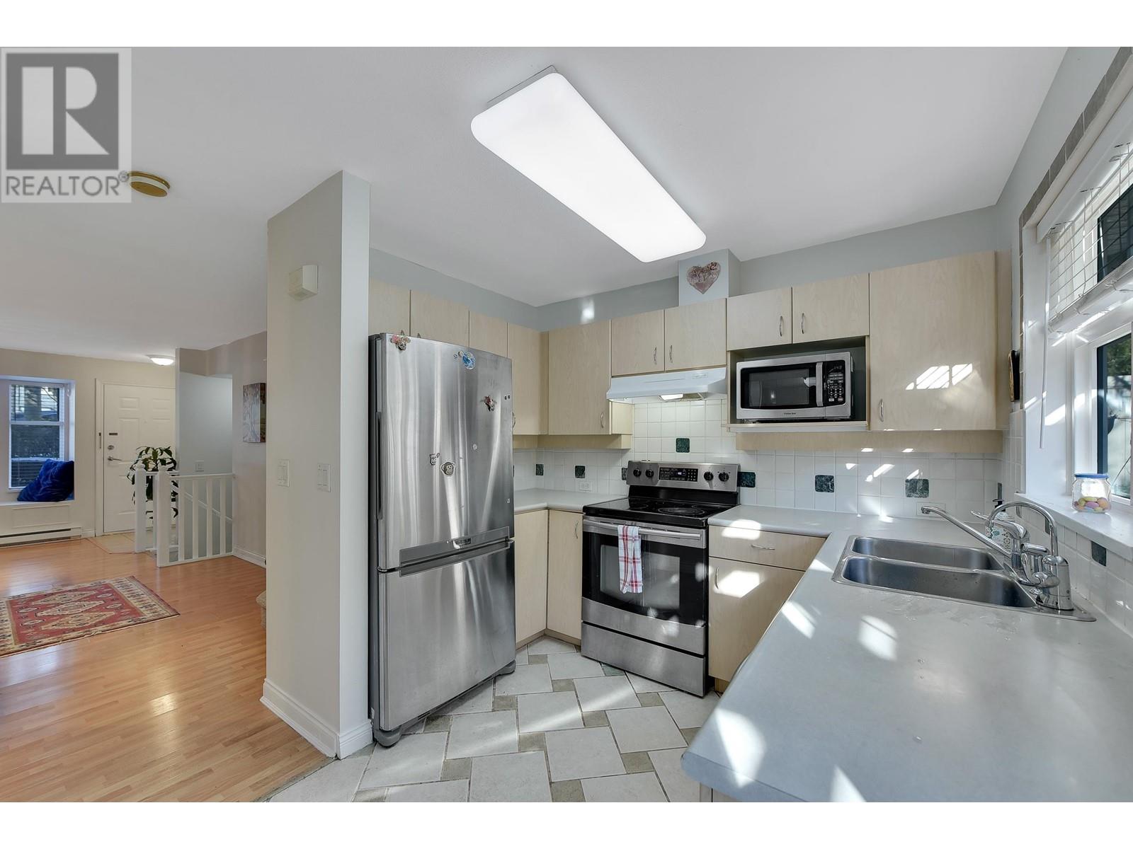 8 7238 18th Avenue, Burnaby, British Columbia  V3N 1H3 - Photo 13 - R2966819